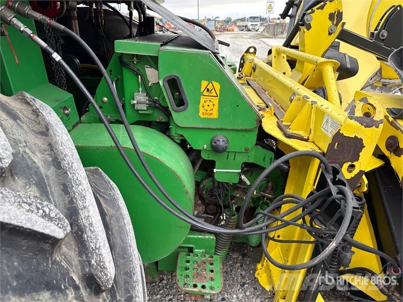 John Deere 7950 ProDrive Forage Harvester Фуражні комбайни
