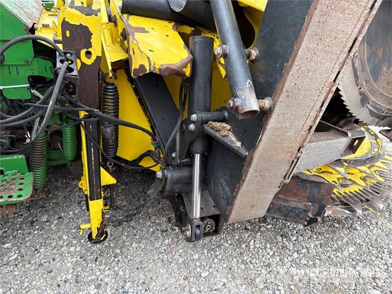 John Deere 7950 ProDrive Forage Harvester Фуражні комбайни