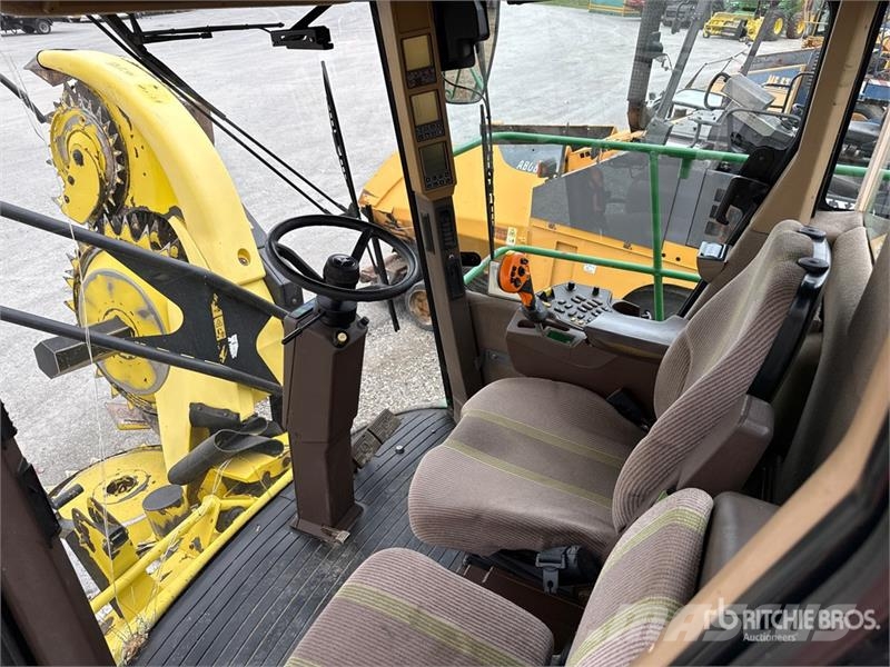 John Deere 7950 ProDrive Forage Harvester Фуражні комбайни