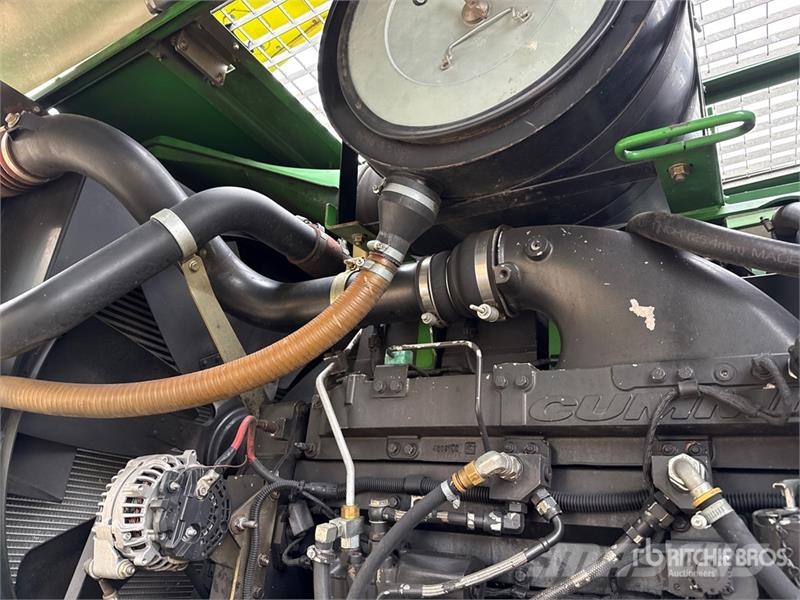 John Deere 7950 ProDrive Forage Harvester Фуражні комбайни