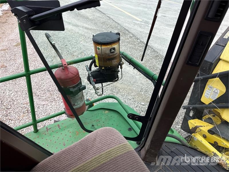 John Deere 7950 ProDrive Forage Harvester Фуражні комбайни