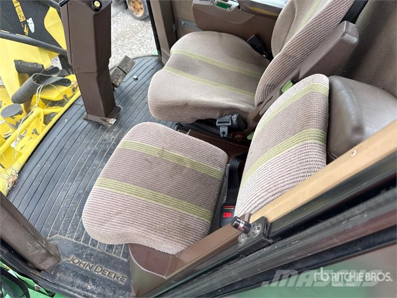 John Deere 7950 ProDrive Forage Harvester Фуражні комбайни