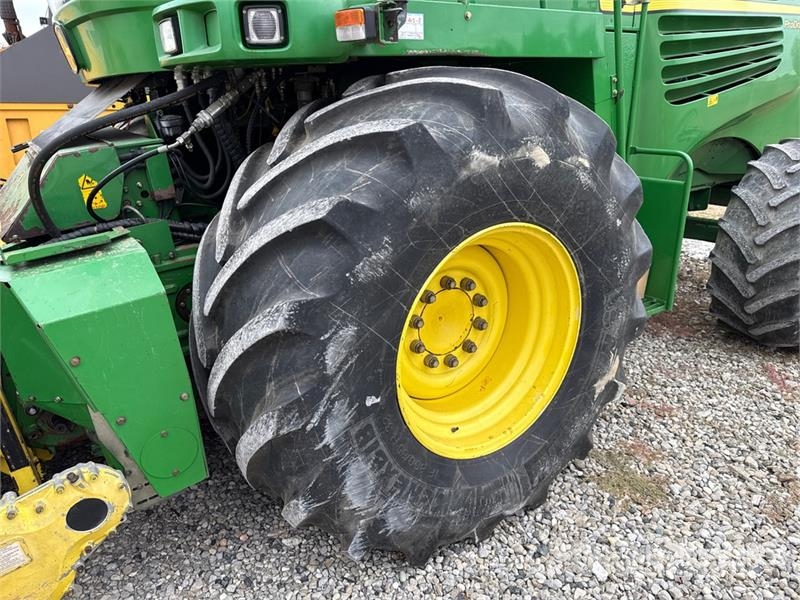 John Deere 7950 ProDrive Forage Harvester Фуражні комбайни