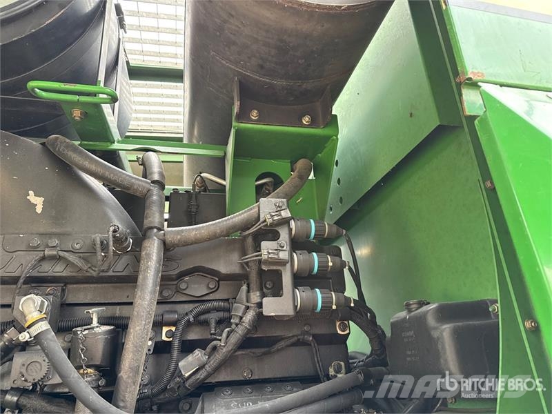 John Deere 7950 ProDrive Forage Harvester Фуражні комбайни