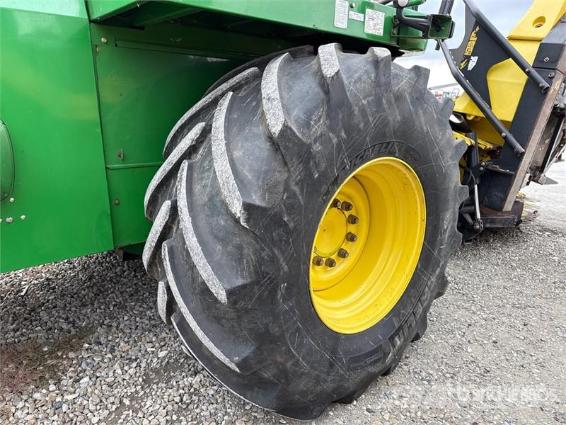 John Deere 7950 ProDrive Forage Harvester Фуражні комбайни