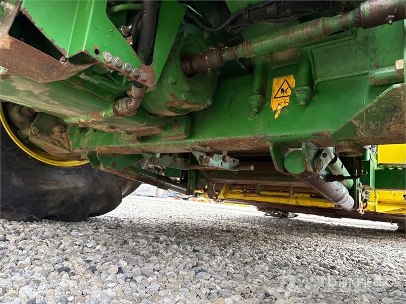 John Deere 7950 ProDrive Forage Harvester Фуражні комбайни