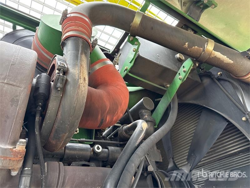 John Deere 7950 ProDrive Forage Harvester Фуражні комбайни