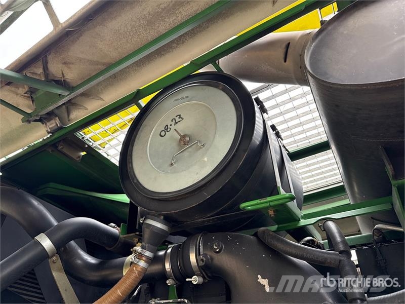 John Deere 7950 ProDrive Forage Harvester Фуражні комбайни