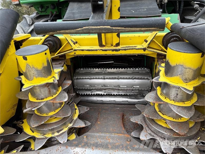 John Deere 7950 ProDrive Forage Harvester Фуражні комбайни