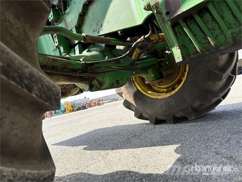 John Deere 8230 Trattori