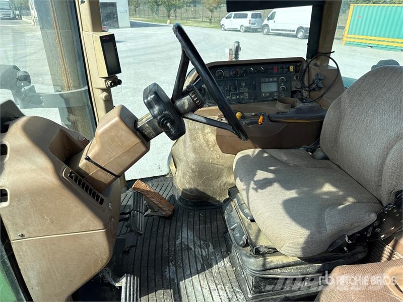 John Deere 8230 Trattori