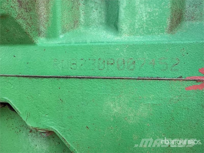 John Deere 8230 Trattori