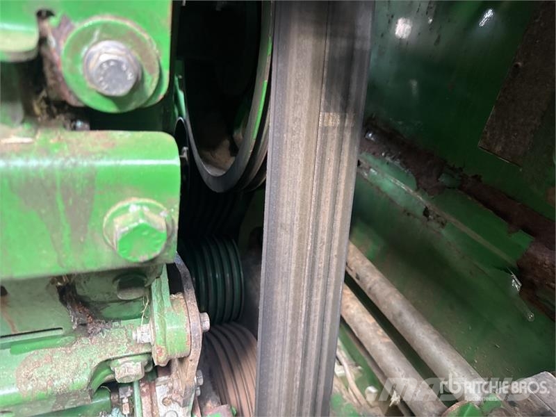 John Deere 8300 4WD Ensileuse Forage Harvester حصادات الأعلاف