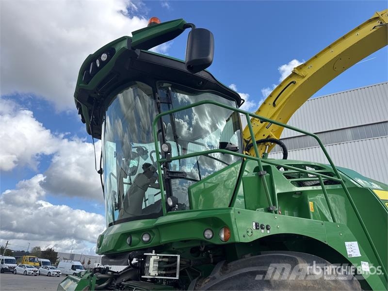 John Deere 8300 4WD Ensileuse Forage Harvester حصادات الأعلاف