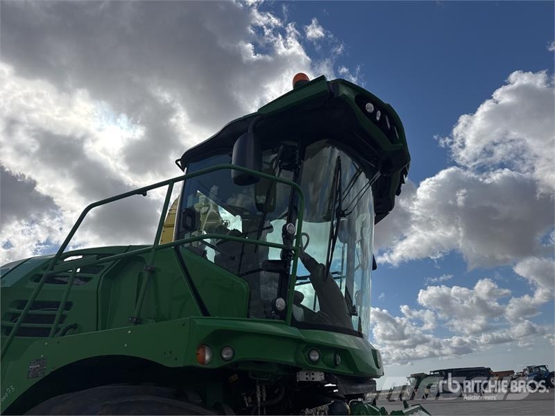 John Deere 8300 4WD Ensileuse Forage Harvester حصادات الأعلاف