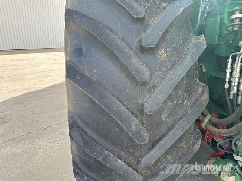John Deere 8300 4WD Ensileuse Forage Harvester حصادات الأعلاف