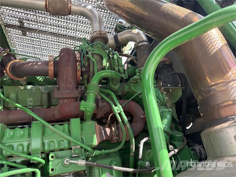 John Deere 8300 4WD Ensileuse Forage Harvester حصادات الأعلاف