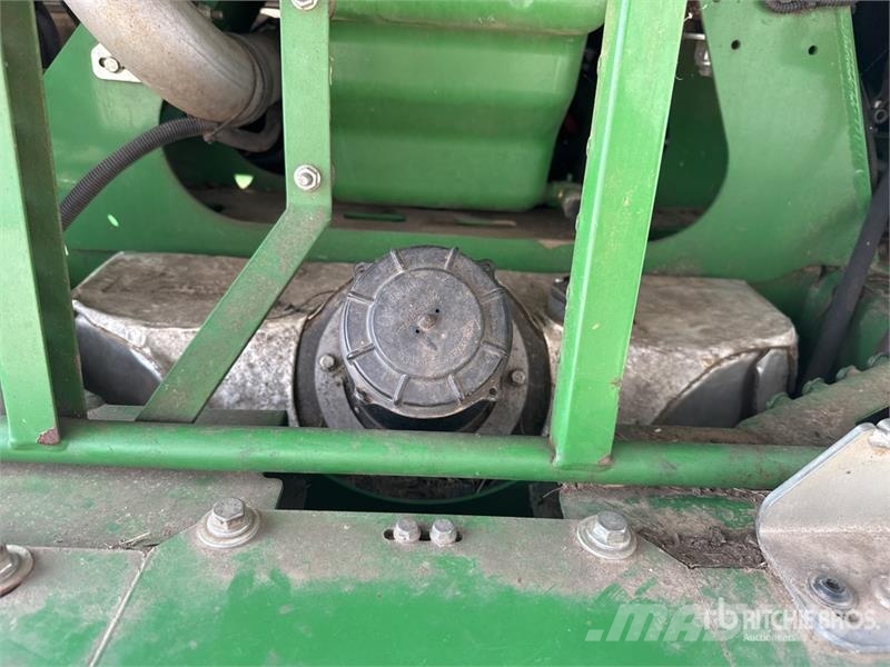 John Deere 8300 4WD Ensileuse Forage Harvester حصادات الأعلاف