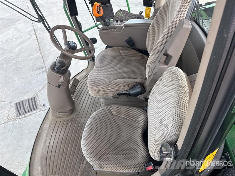 John Deere 8300 4WD Ensileuse Forage Harvester حصادات الأعلاف