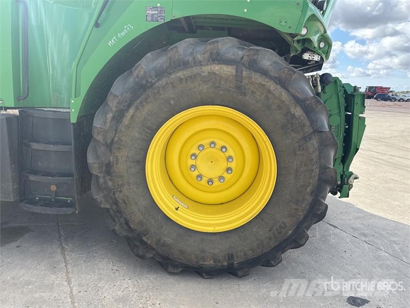 John Deere 8300 4WD Ensileuse Forage Harvester حصادات الأعلاف