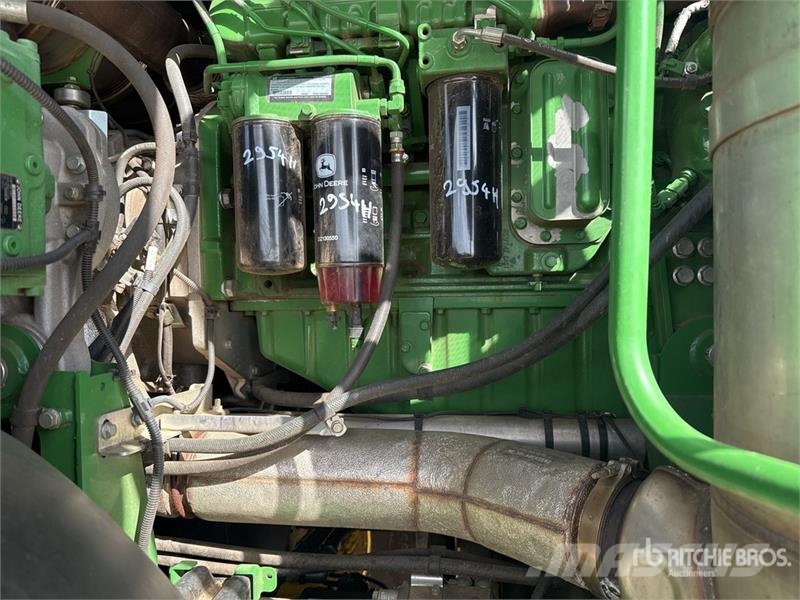 John Deere 8300 4WD Ensileuse Forage Harvester حصادات الأعلاف