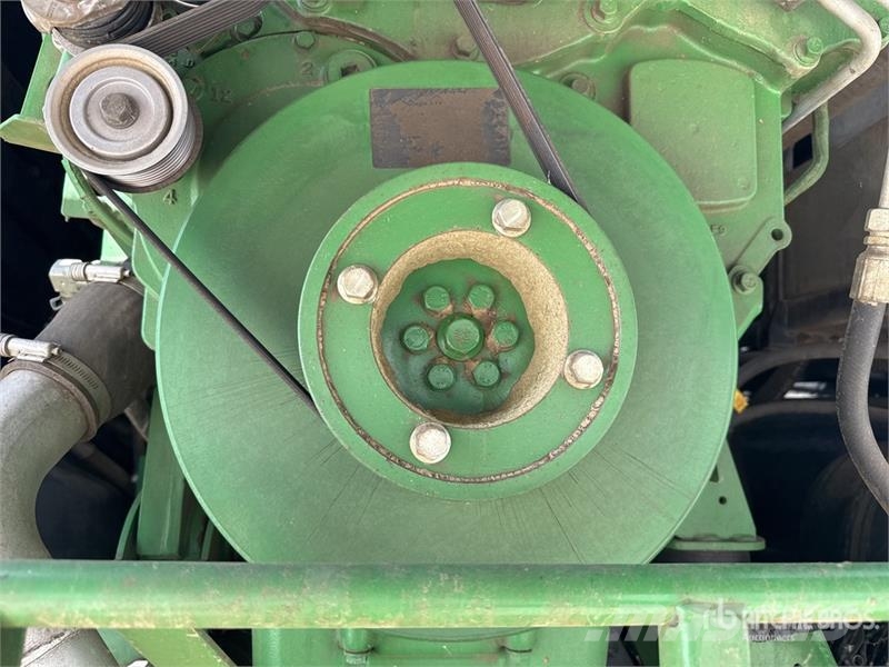 John Deere 8300 4WD Ensileuse Forage Harvester حصادات الأعلاف