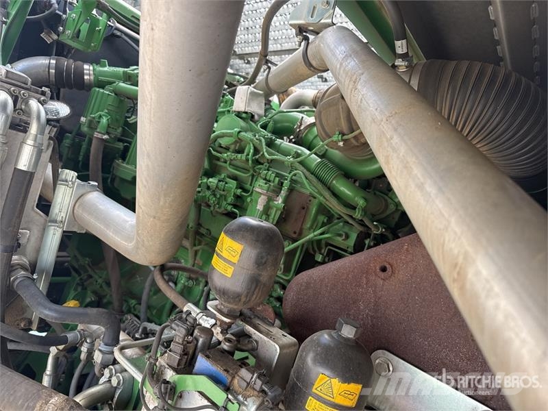 John Deere 8300 4WD Ensileuse Forage Harvester حصادات الأعلاف