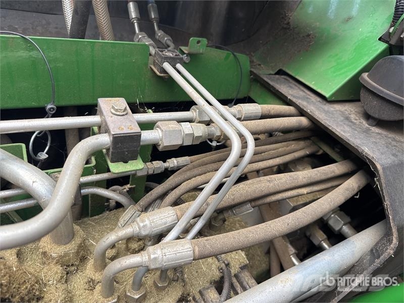 John Deere 8300 4WD Ensileuse Forage Harvester حصادات الأعلاف