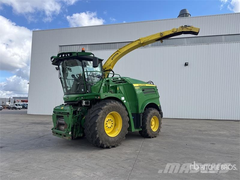 John Deere 8300 4WD Ensileuse Forage Harvester حصادات الأعلاف