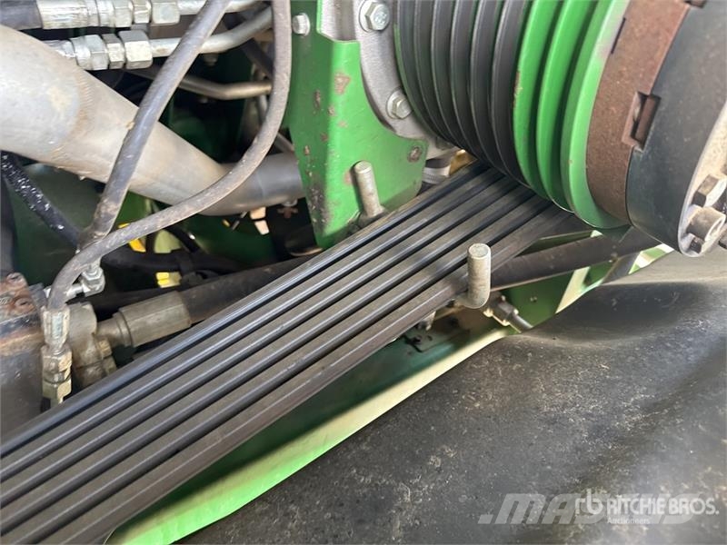 John Deere 8300 4WD Ensileuse Forage Harvester حصادات الأعلاف