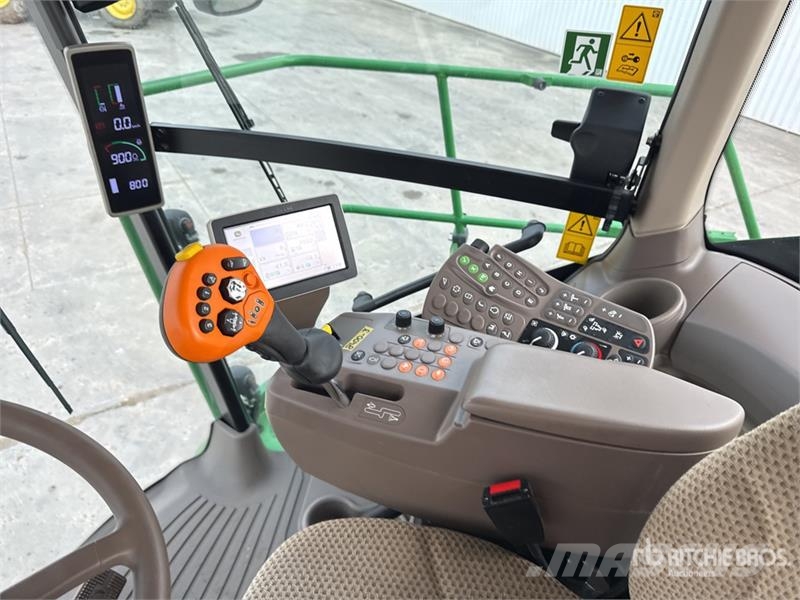 John Deere 8300 4WD Ensileuse Forage Harvester Silppurit