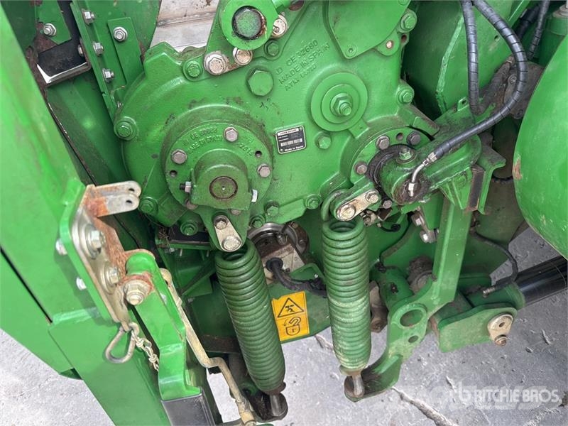 John Deere 8300 4WD Ensileuse Forage Harvester حصادات الأعلاف