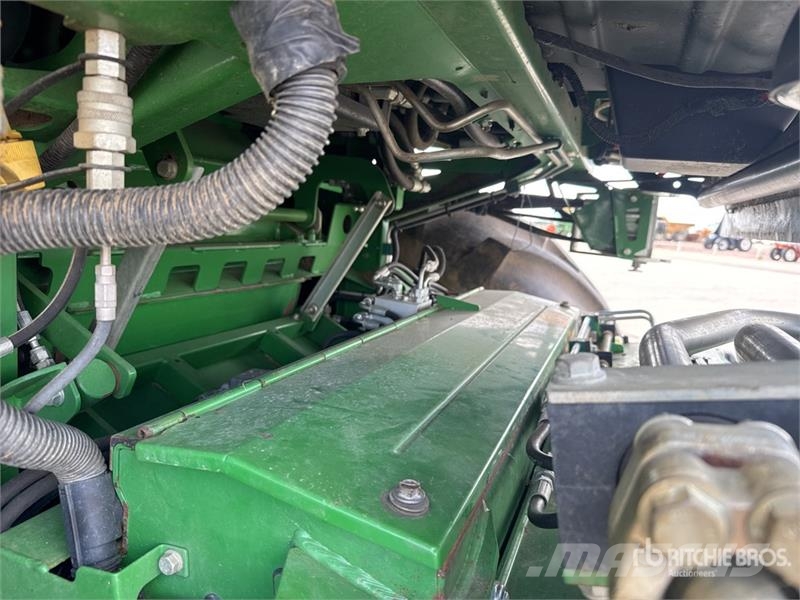 John Deere 8300 4WD Ensileuse Forage Harvester حصادات الأعلاف