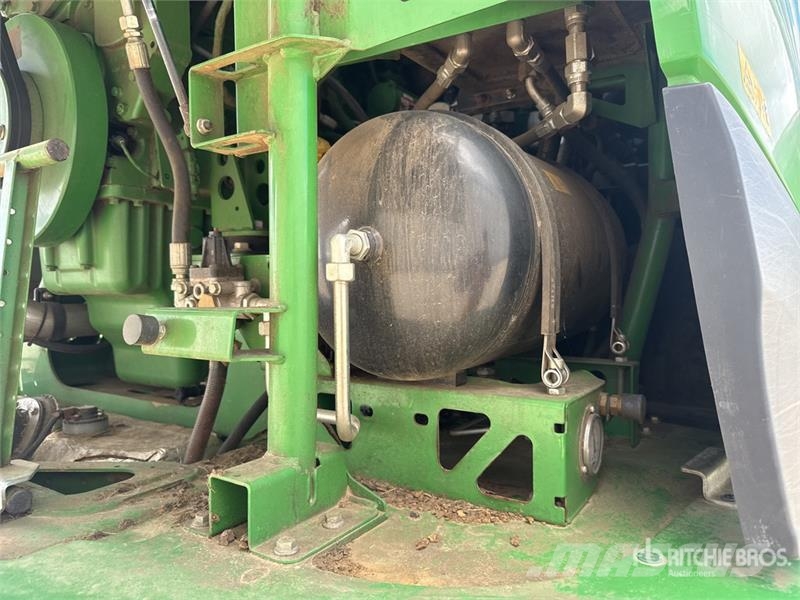 John Deere 8300 4WD Ensileuse Forage Harvester حصادات الأعلاف