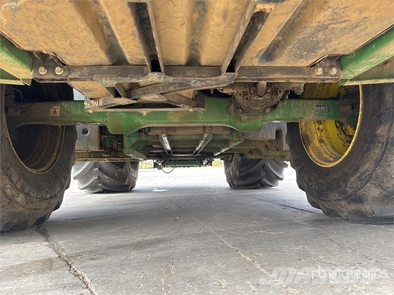 John Deere 8300 4WD Ensileuse Forage Harvester حصادات الأعلاف