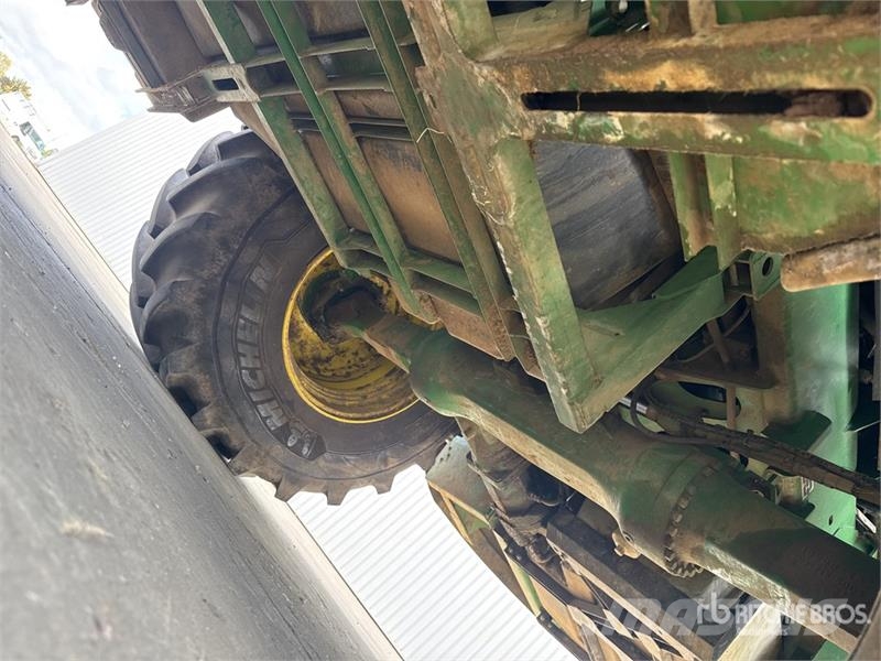 John Deere 8300 4WD Ensileuse Forage Harvester حصادات الأعلاف