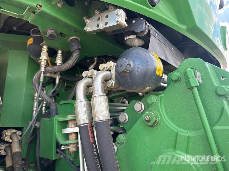 John Deere 8300 4WD Ensileuse Forage Harvester حصادات الأعلاف