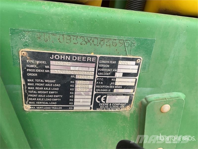 John Deere 832 Pull-Type Sprayer Prikabinami purkštuvai