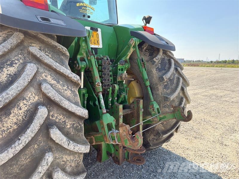 John Deere 8320 Tractors