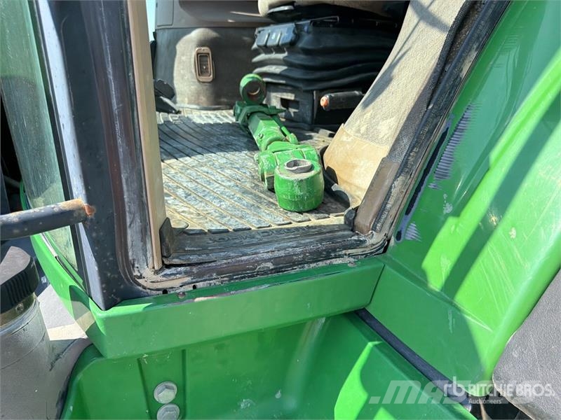 John Deere 8320 Tractors