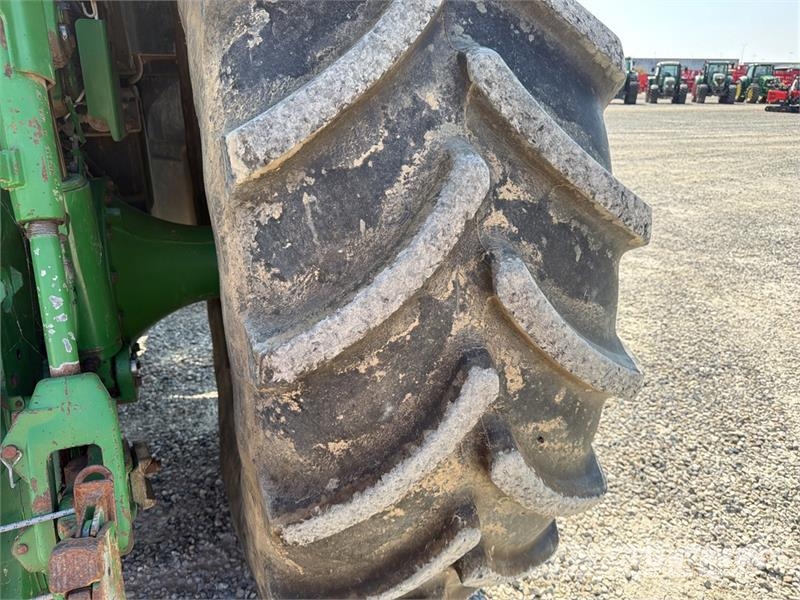 John Deere 8320 Tractors
