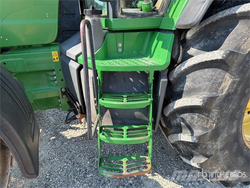 John Deere 8320 Tractors