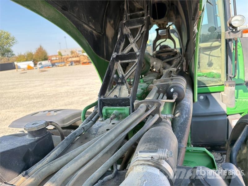 John Deere 8320 Tractors