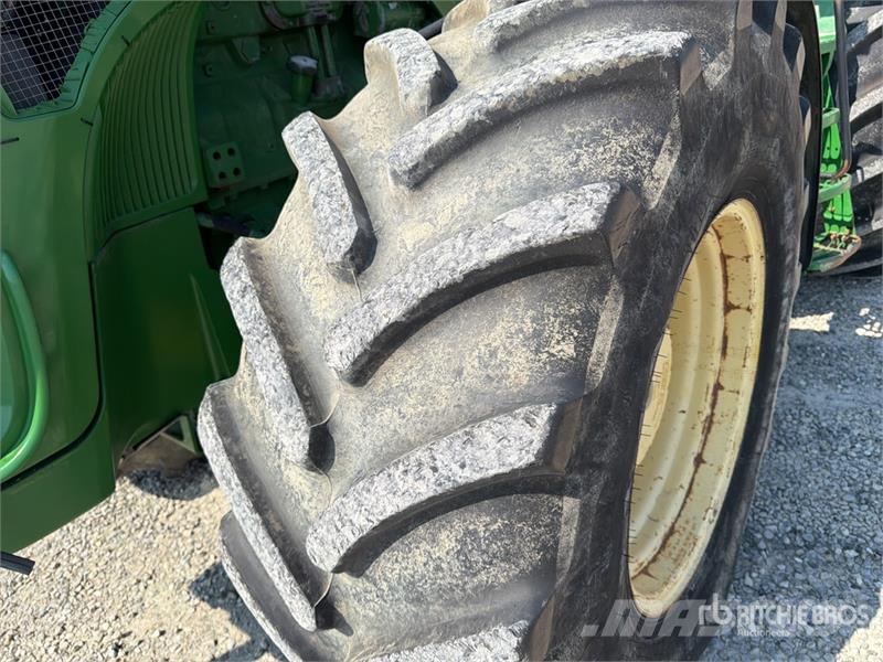 John Deere 8320 Tractors