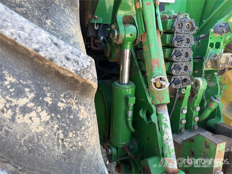John Deere 8320 Tractors