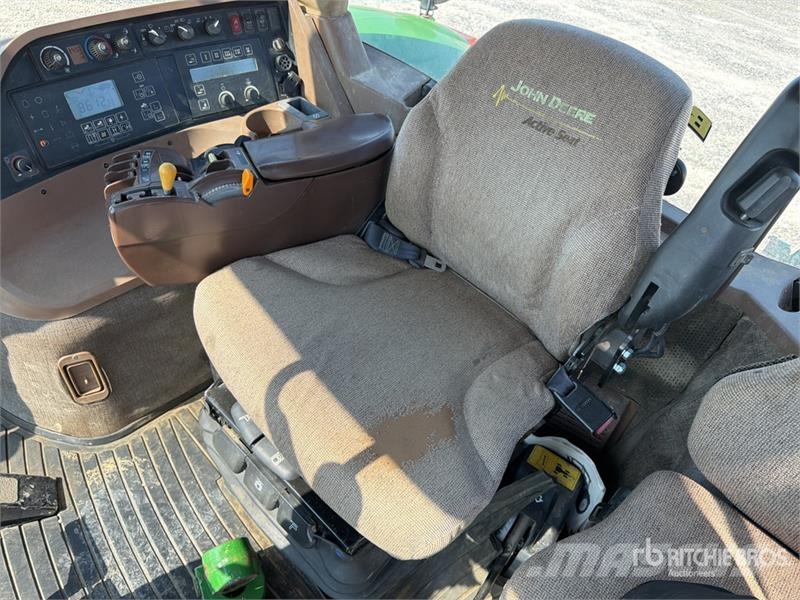 John Deere 8320 Tractors