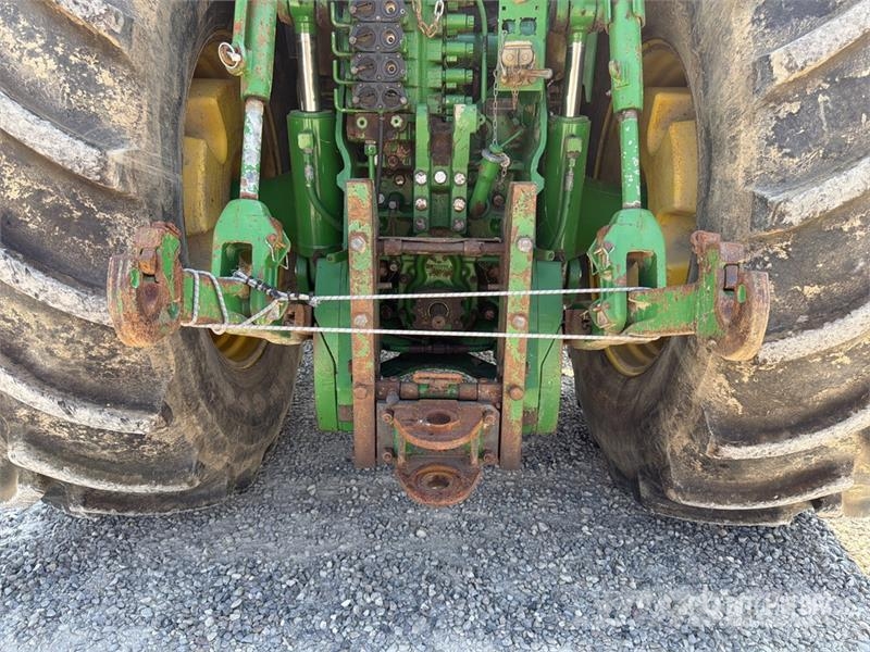 John Deere 8320 Tractors