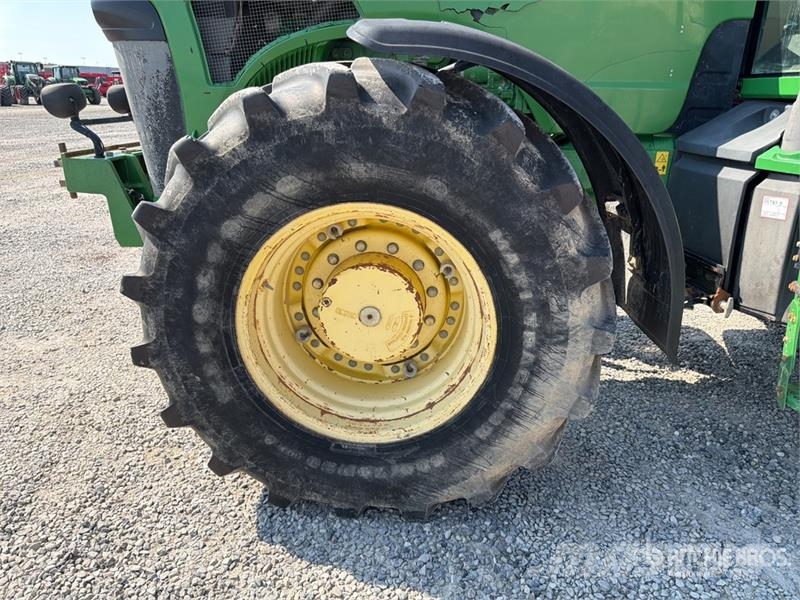 John Deere 8320 Tractors