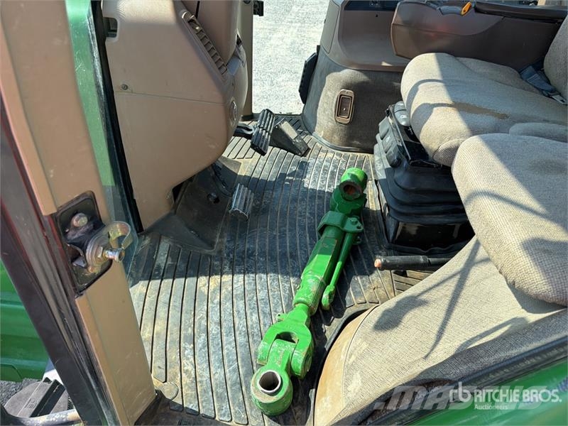 John Deere 8320 Tractors