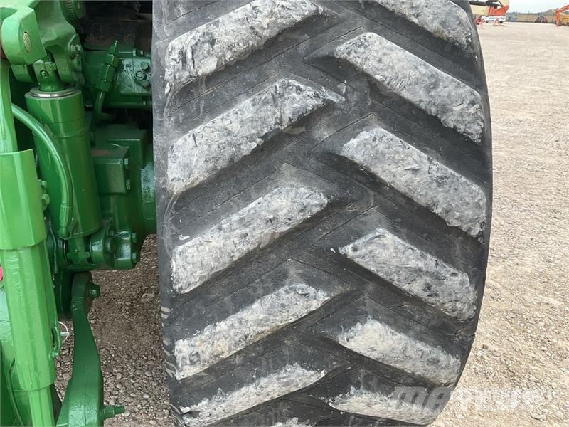 John Deere 8430T Track Tractor الجرارات